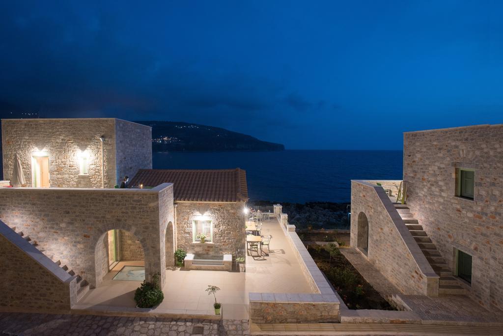 Alkyon Seaside Studios Néon Oítilon Extérieur photo
