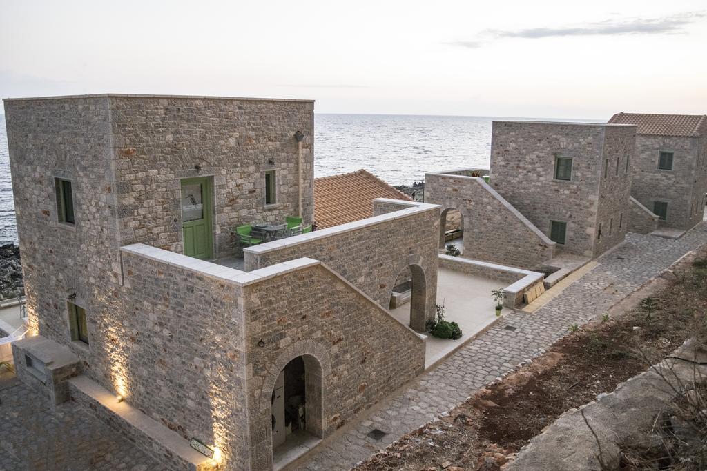 Alkyon Seaside Studios Néon Oítilon Extérieur photo